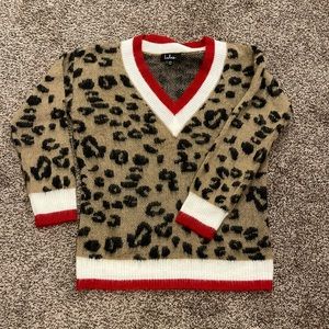 NWOT- Womens snow leopard print sweater “Lulu’s”